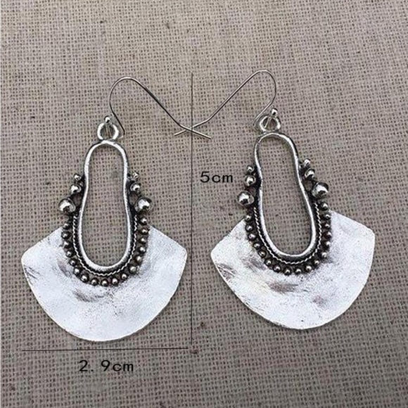 Boho festival silver tone vintage style earrings - Picture 2 of 5